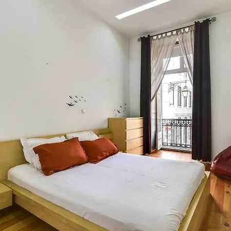 Amazing 2 Bedroom Apartment In Historical Baixa Lisbon