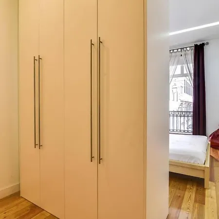 Amazing 2 Bedroom Apartment In Historical Baixa Lissabon
